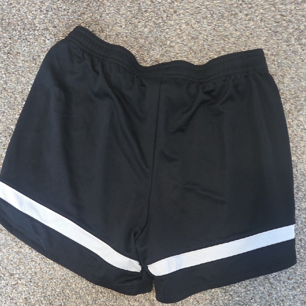 Nike Shorts Set - Black, Navy, and White - Picture 3 of 10